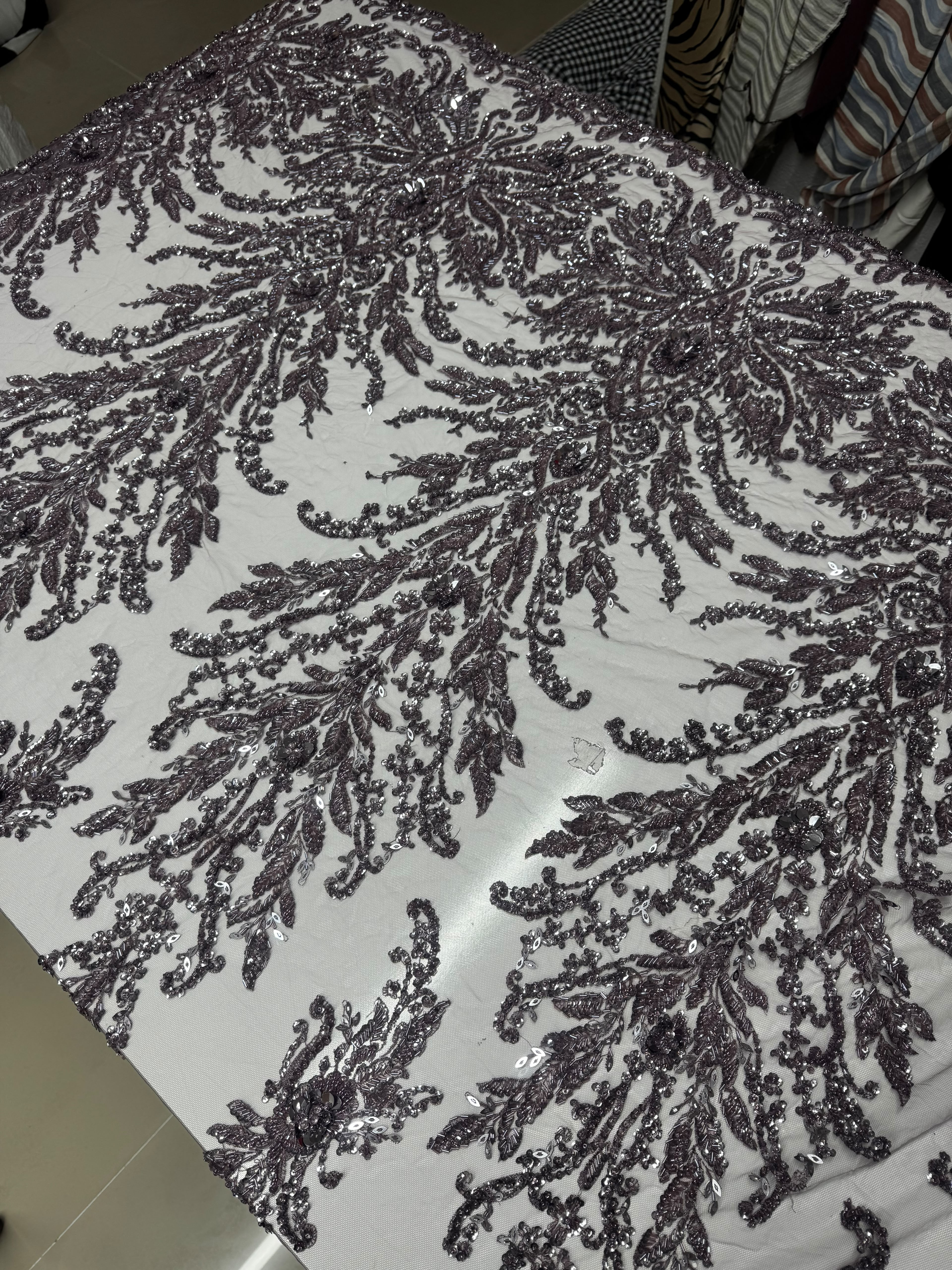 Taşlı Boncuklu Tasarım Dantel Kumaş Mürdüm